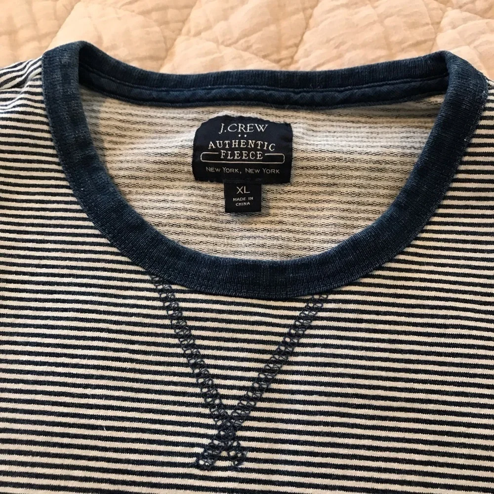 🚤J CREW Lightweight Sweatshirt